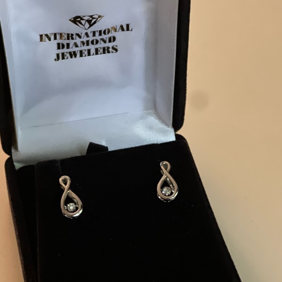Dancing Diamond Earrings - Picture 3 of 7